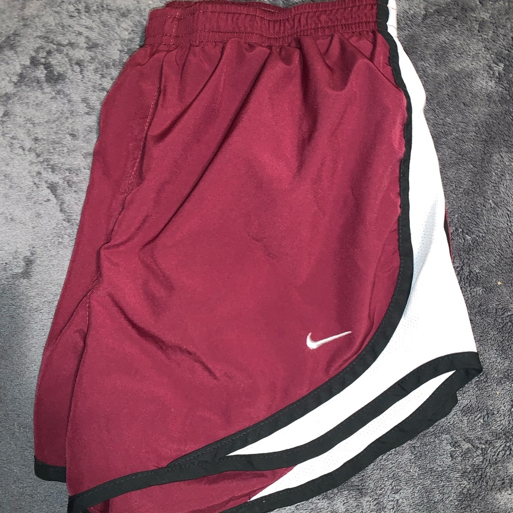 Nike tempo running shirts. Size small